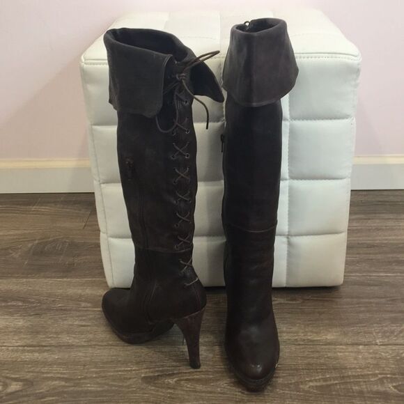 RARE Stuart Weitzman Lace Up Boots! - Picture 1 of 8